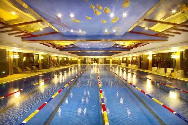 成都地铁喝茶时光”:地铁里的养生休闲新风尚 成都地铁喝茶时光”:地铁里的养生休闲新风尚